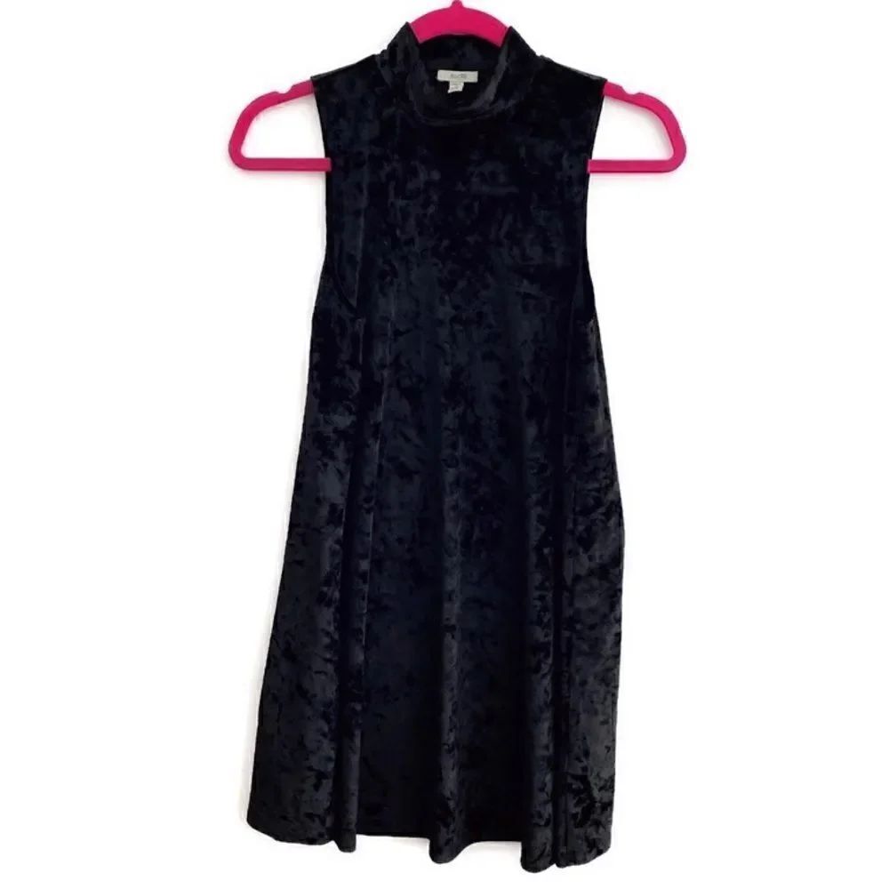 NWOT Urban Outfitters Ecote Velvet Mock Neck Sleeveless Mini Dress Black LBD XS